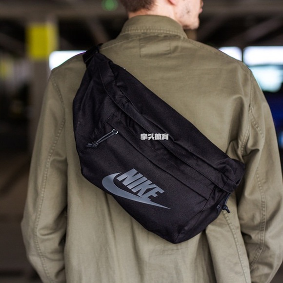 Nike Other - NWT Oversized NIKE Cross Body Fanny Pack